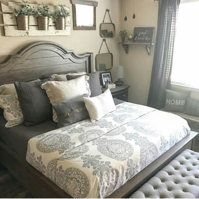 How to decorate a modern farmhouse bedroom