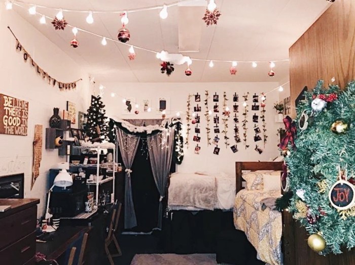 How to decorate college apartment bedroom for chirstmas