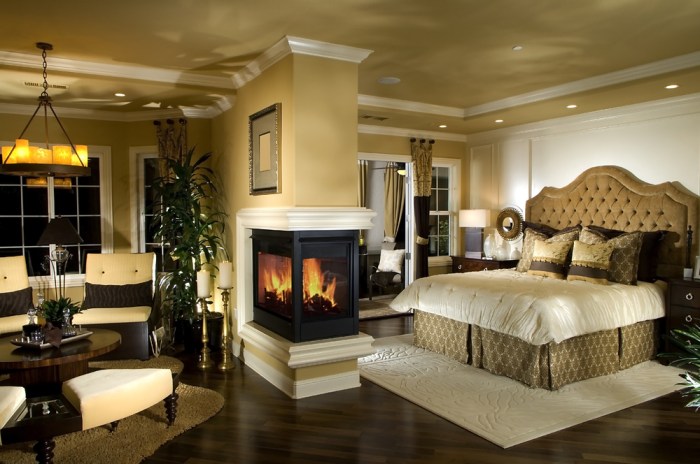 How to decorate a bedroom with a fireplace