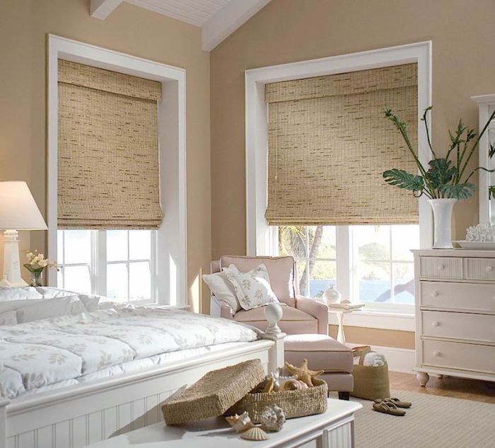 How to decorate a bedroom with bamboo blinds