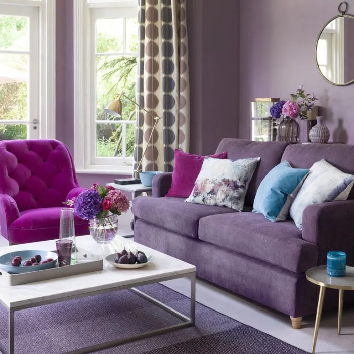 How to decorate a purple living room