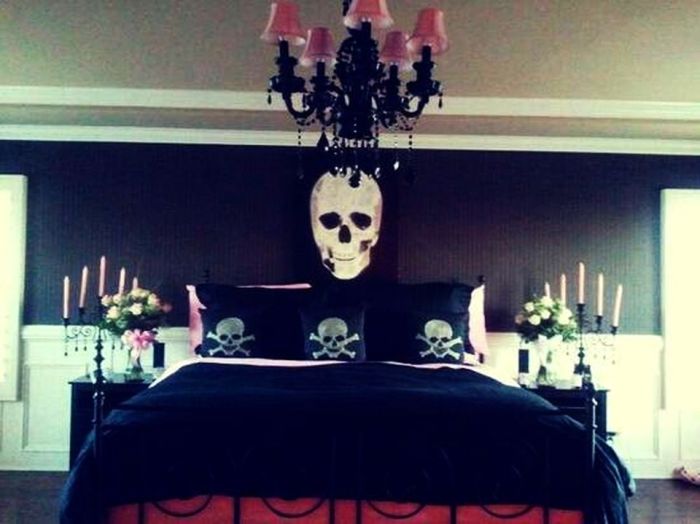 Halloween bedroom decorations decor ideas spooky bedrooms scary dark decorating room list interior subtle themed decoration amazing bed vibe pumpkins