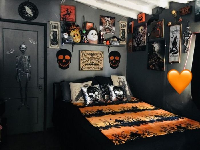 How to decorate bedroom for halloween