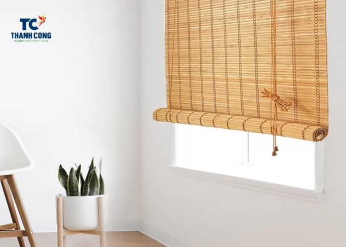 How to decorate a bedroom with bamboo blinds