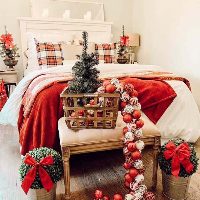 How to decorate the bedroom for christmas