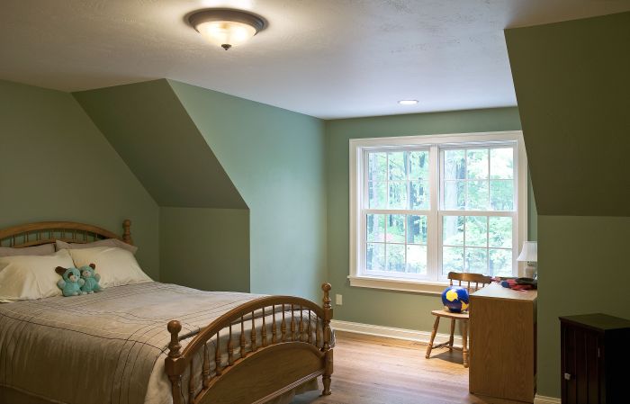 How to decorate a dormer bedroom